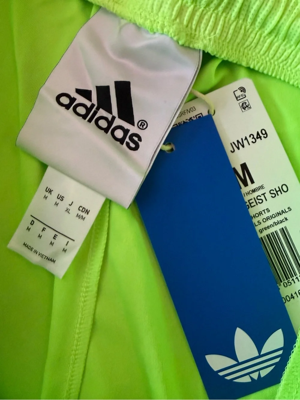 JW1349 adidas Teamgeist Adicolor Shorts Signal Green/Black Men's Size Medium NWT